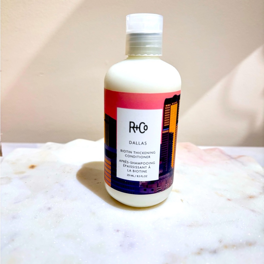 R&Co Dallas thickening conditioner